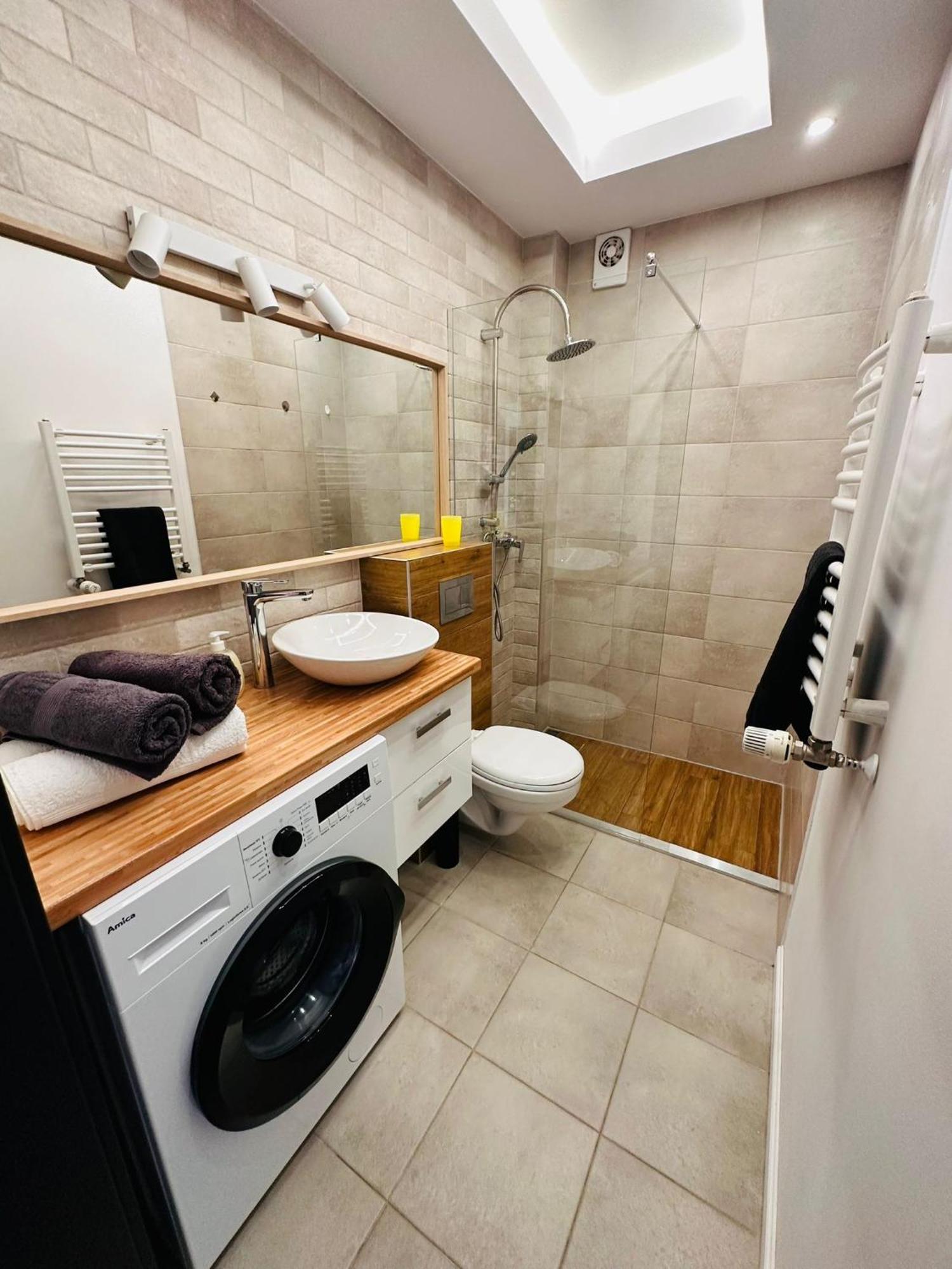 Apartamenty Caloroczne プツク 部屋 写真